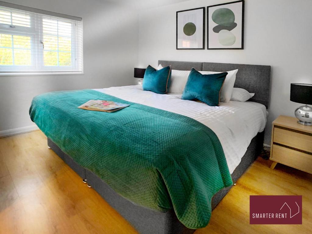 Wokingham - 2 Bed Modern House - Parking Appartement Buitenkant foto