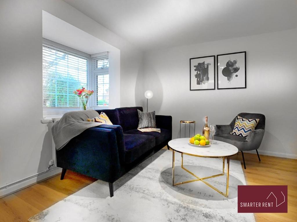 Wokingham - 2 Bed Modern House - Parking Appartement Buitenkant foto